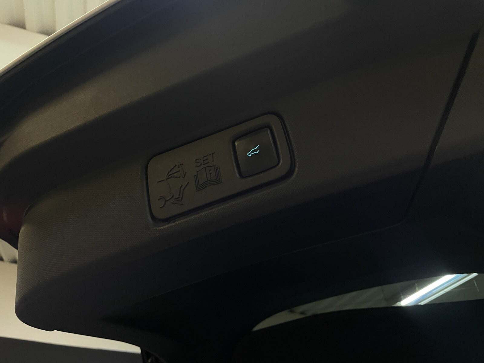 Hvid Ford Mustang Mach-E fra 2022