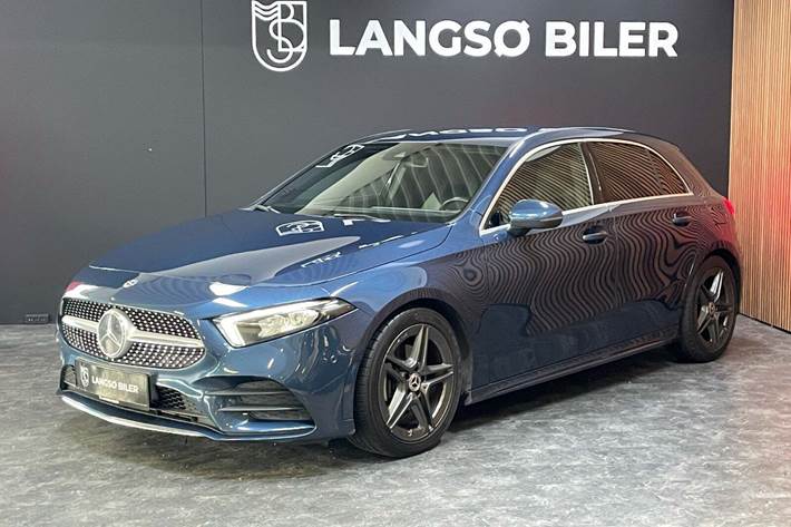 Blå Mercedes A200 d fra 2020 set udefra
