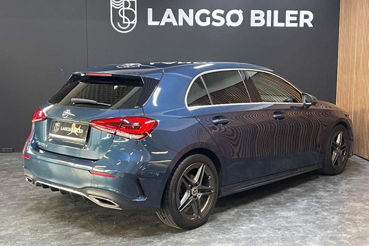 Blå Mercedes A200 d fra 2020