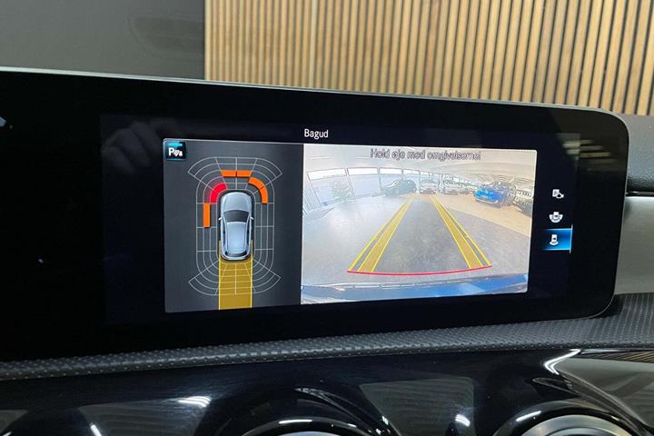 Blå Mercedes A200 d fra 2020