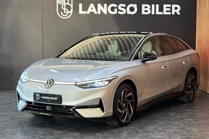 Grå VW ID.7 fra 2024 set udefra