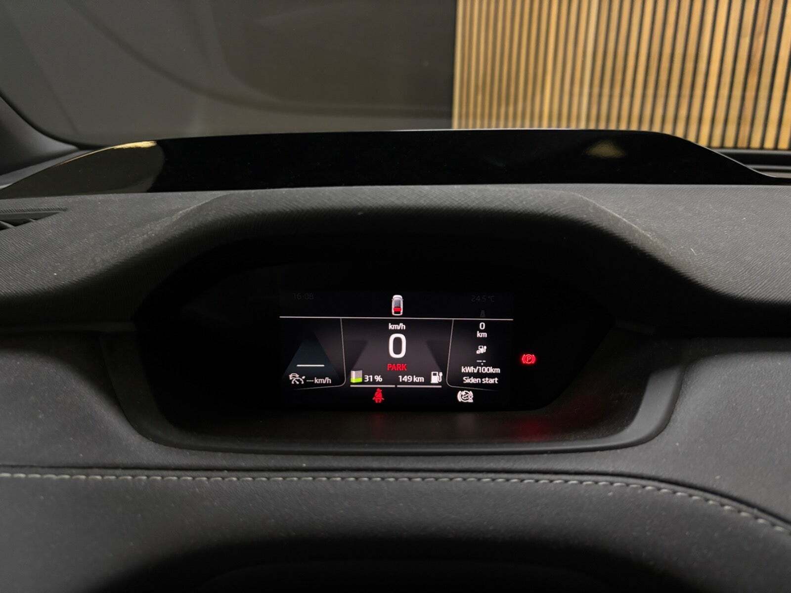 Hvid Skoda Enyaq fra 2022