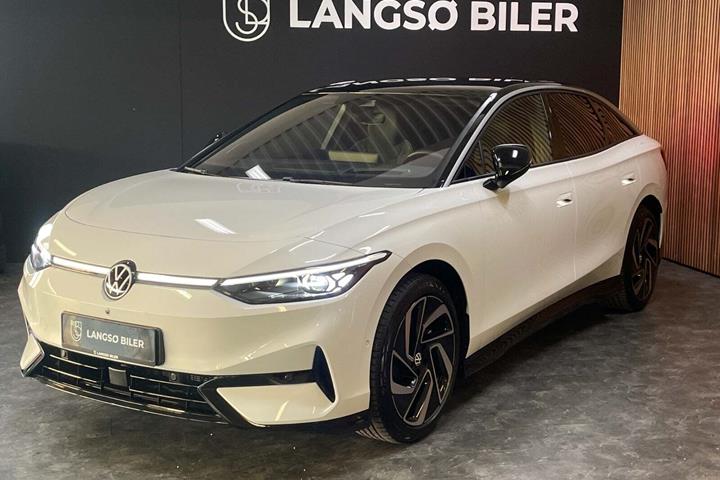 Hvid VW ID.7 fra 2024 set udefra