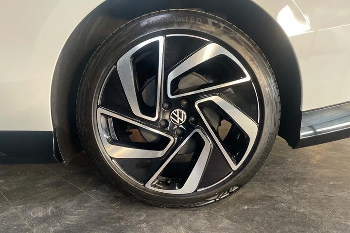 Hvid VW ID.7 fra 2024