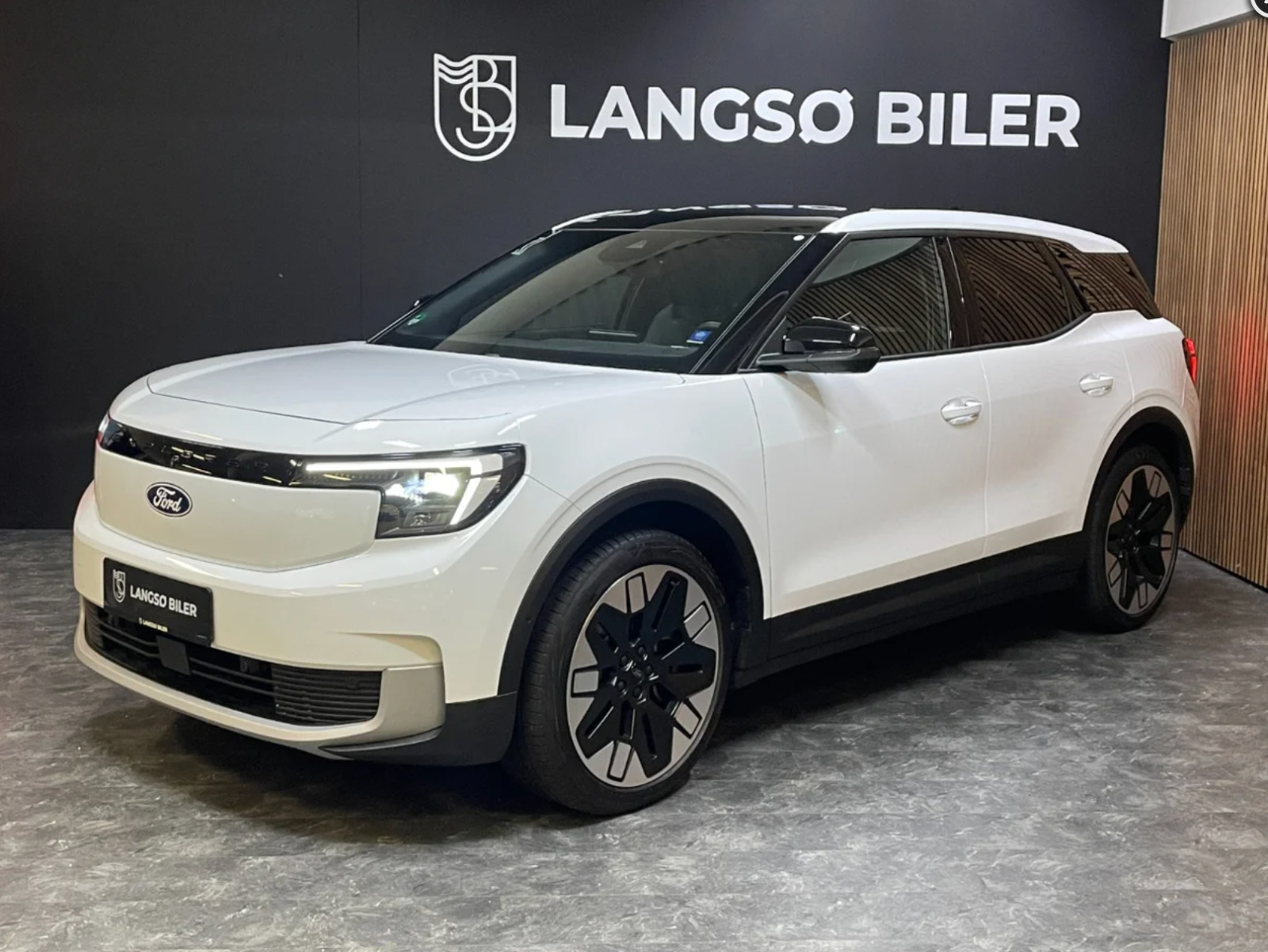 Ford Explorer 79 Premium Extended Range AWD