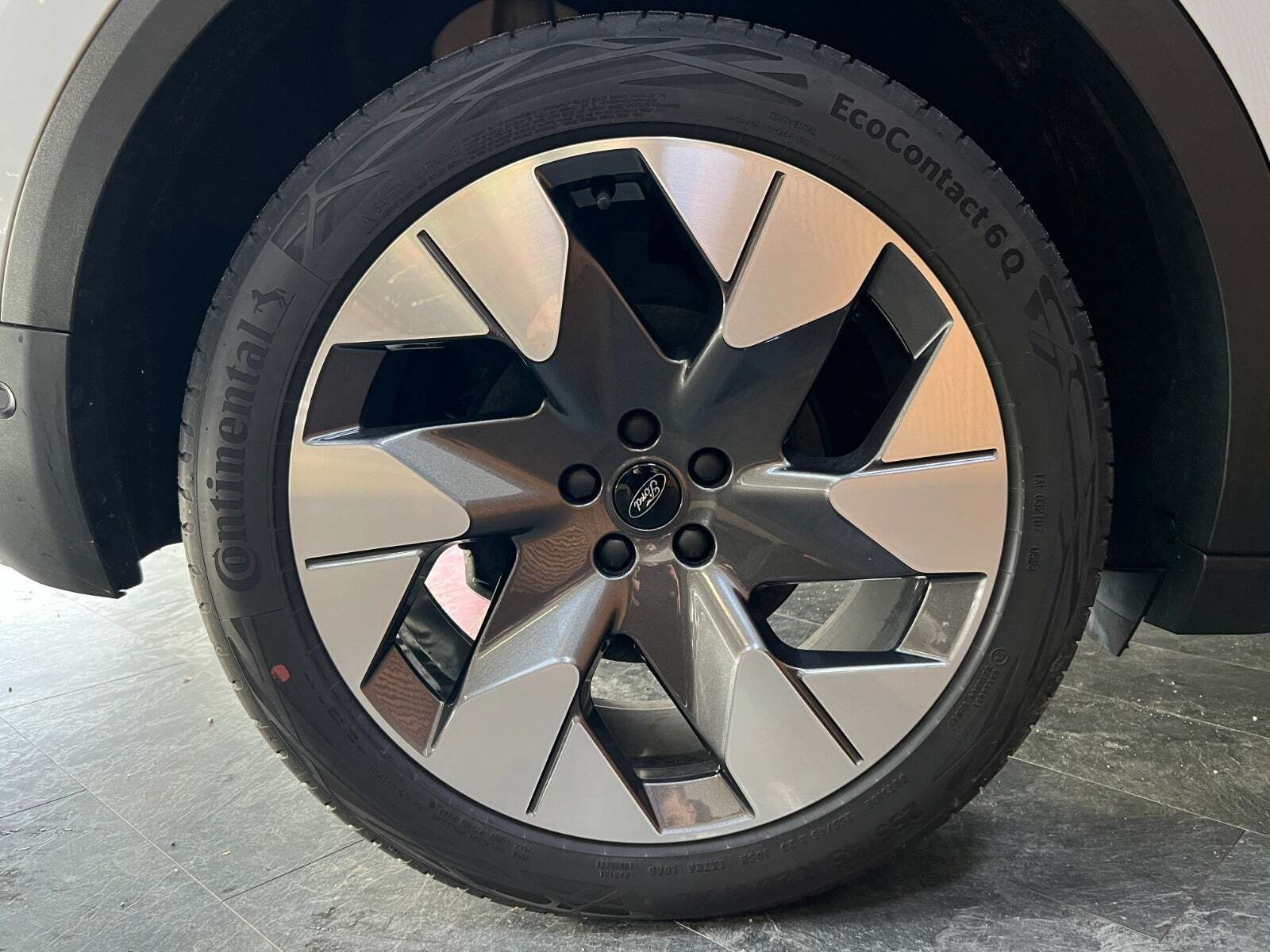 Hvid Ford Explorer fra 2025