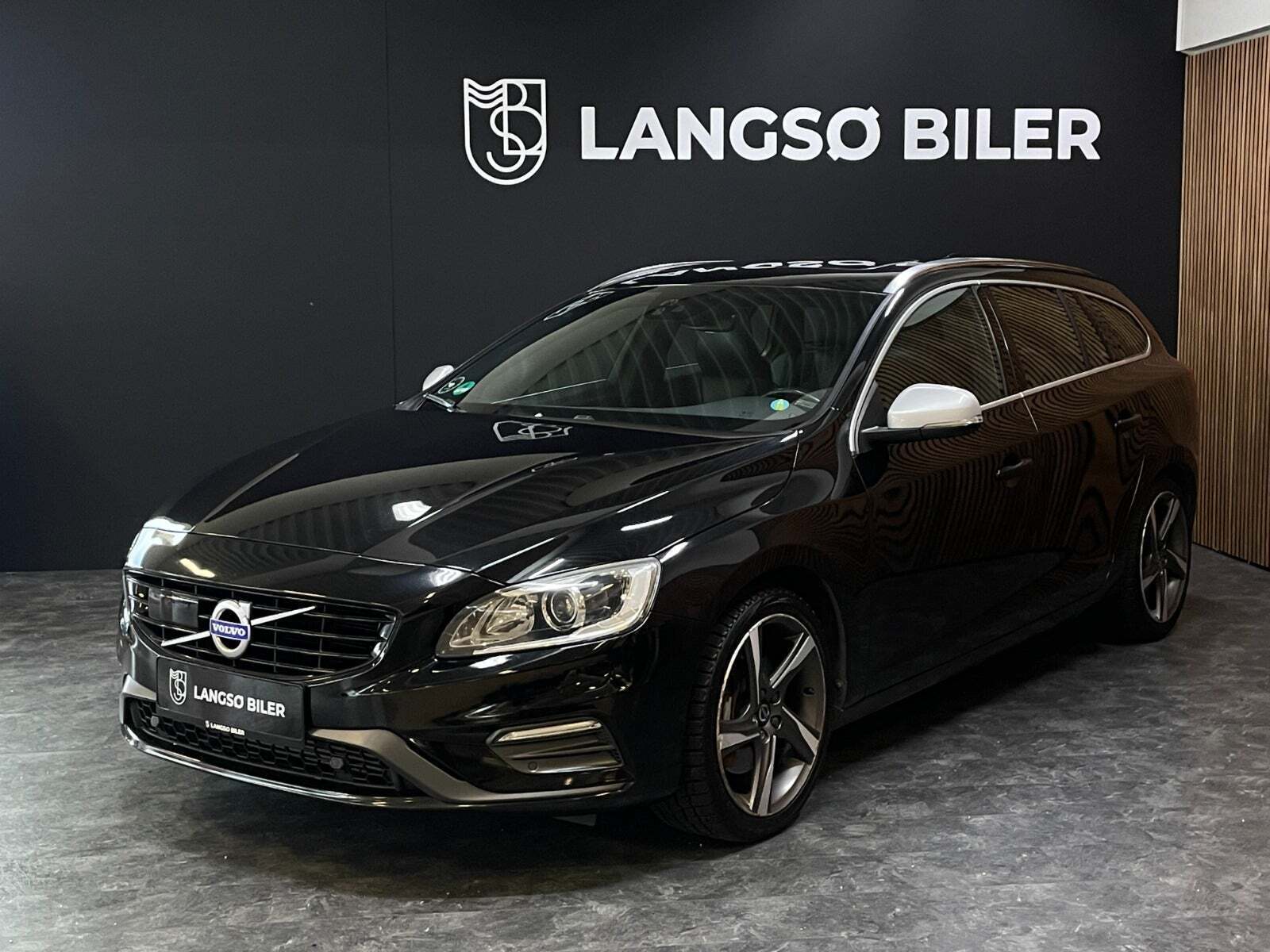 Volvo V60 2,0 T6 306 R-Design aut. AWD