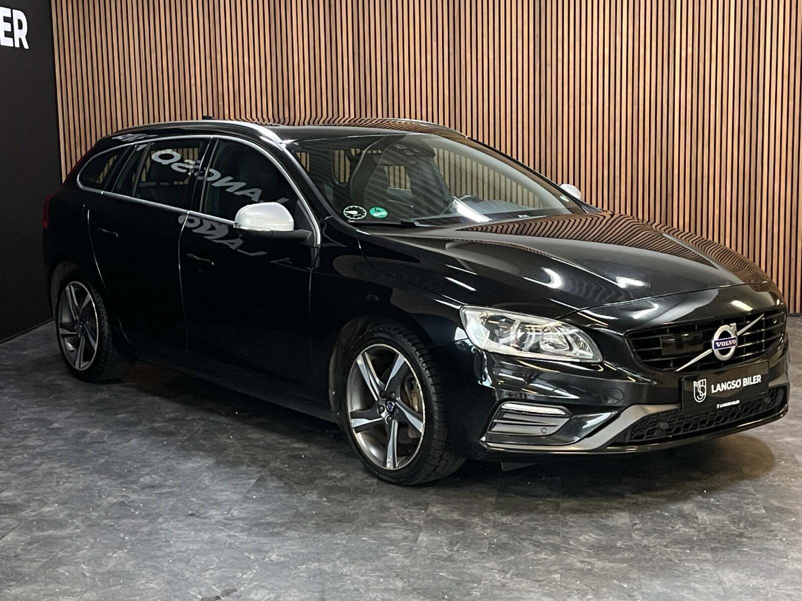 Volvo V60 2,0 T6 306 R-Design aut. AWD