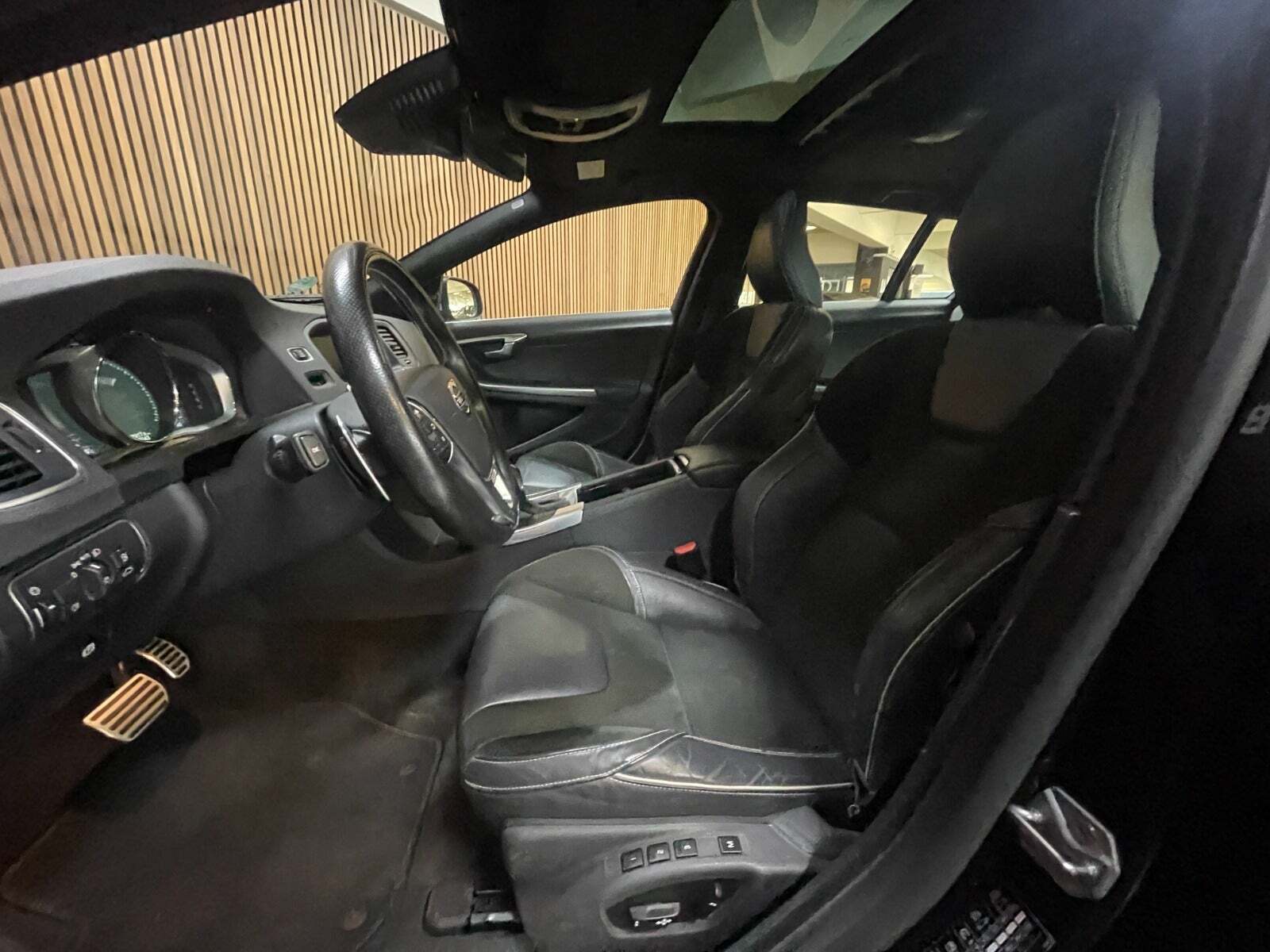 Volvo V60 2,0 T6 306 R-Design aut. AWD