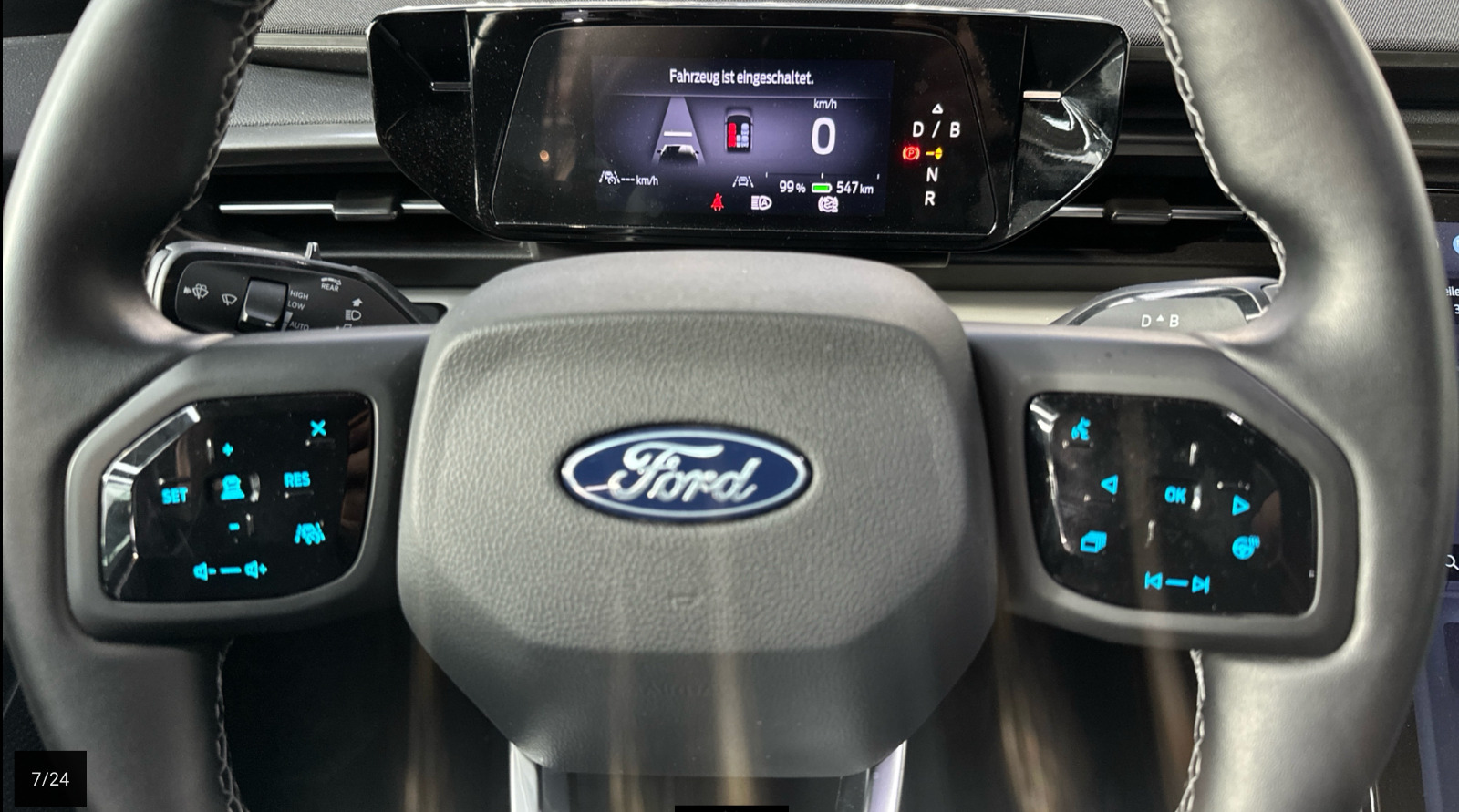 Ford Explorer 77 Select Extended Range