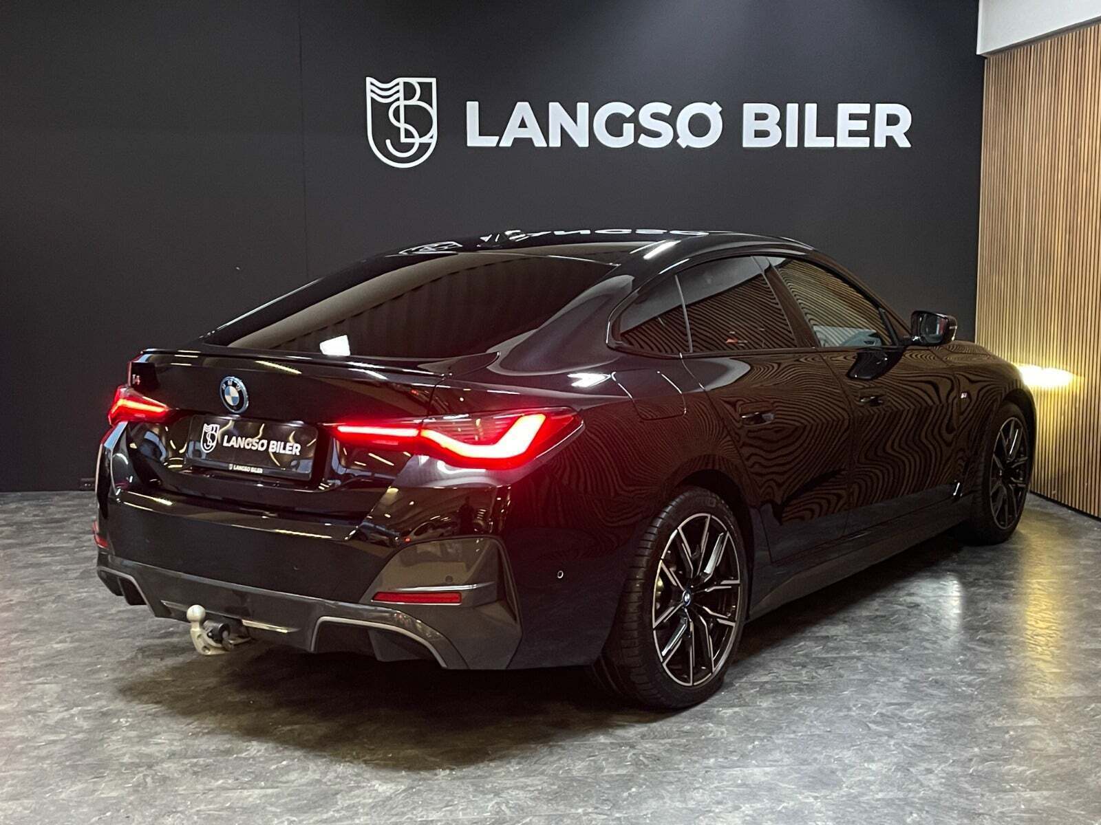Sort BMW i4 fra 2023