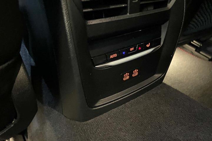 Sort BMW i4 fra 2023