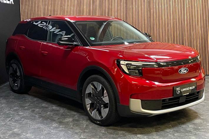 Rød Ford Explorer fra 2025