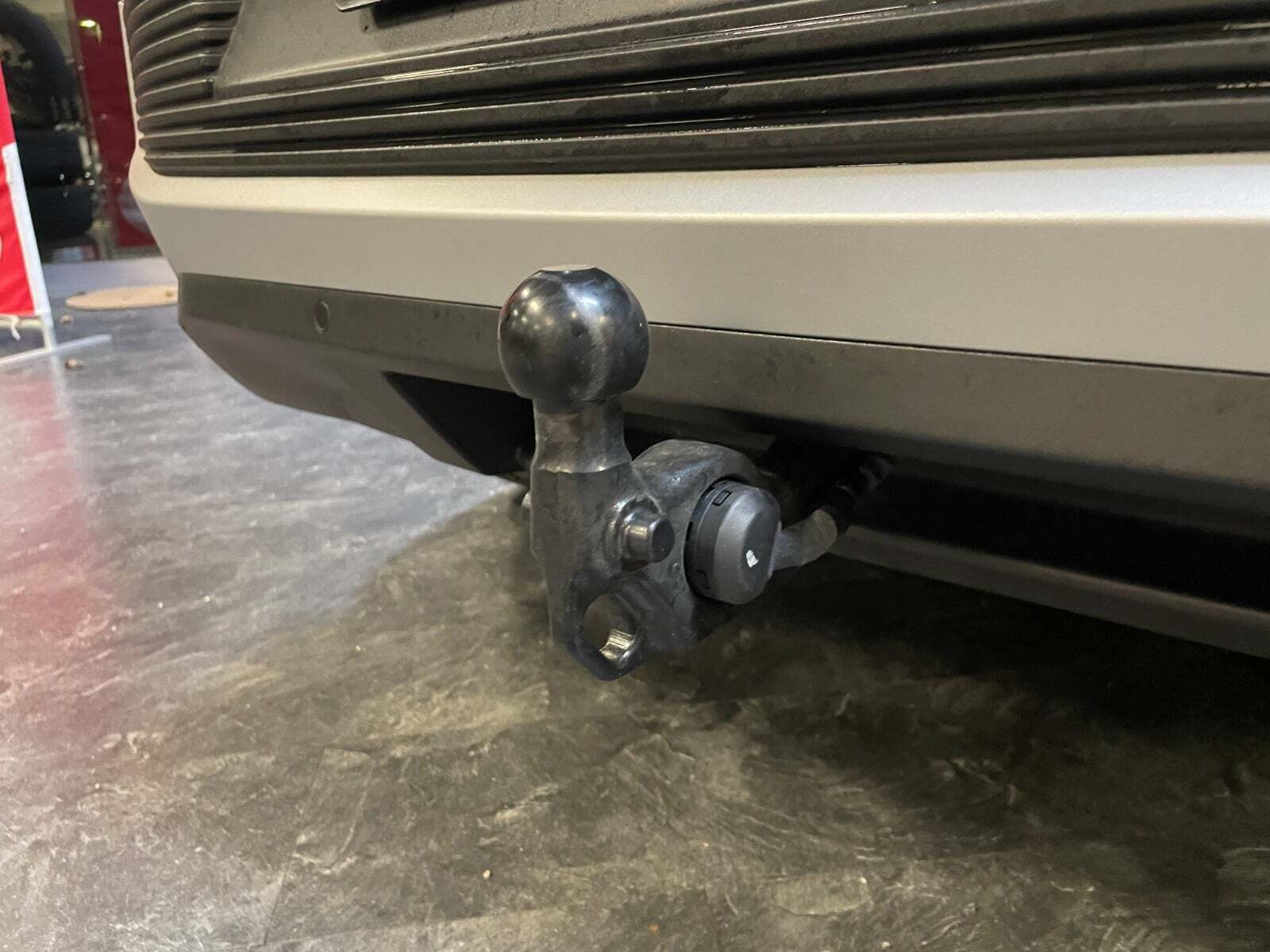 Rød Ford Explorer fra 2025