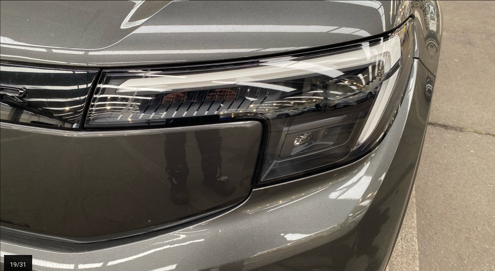 Grå Ford Explorer fra 2024