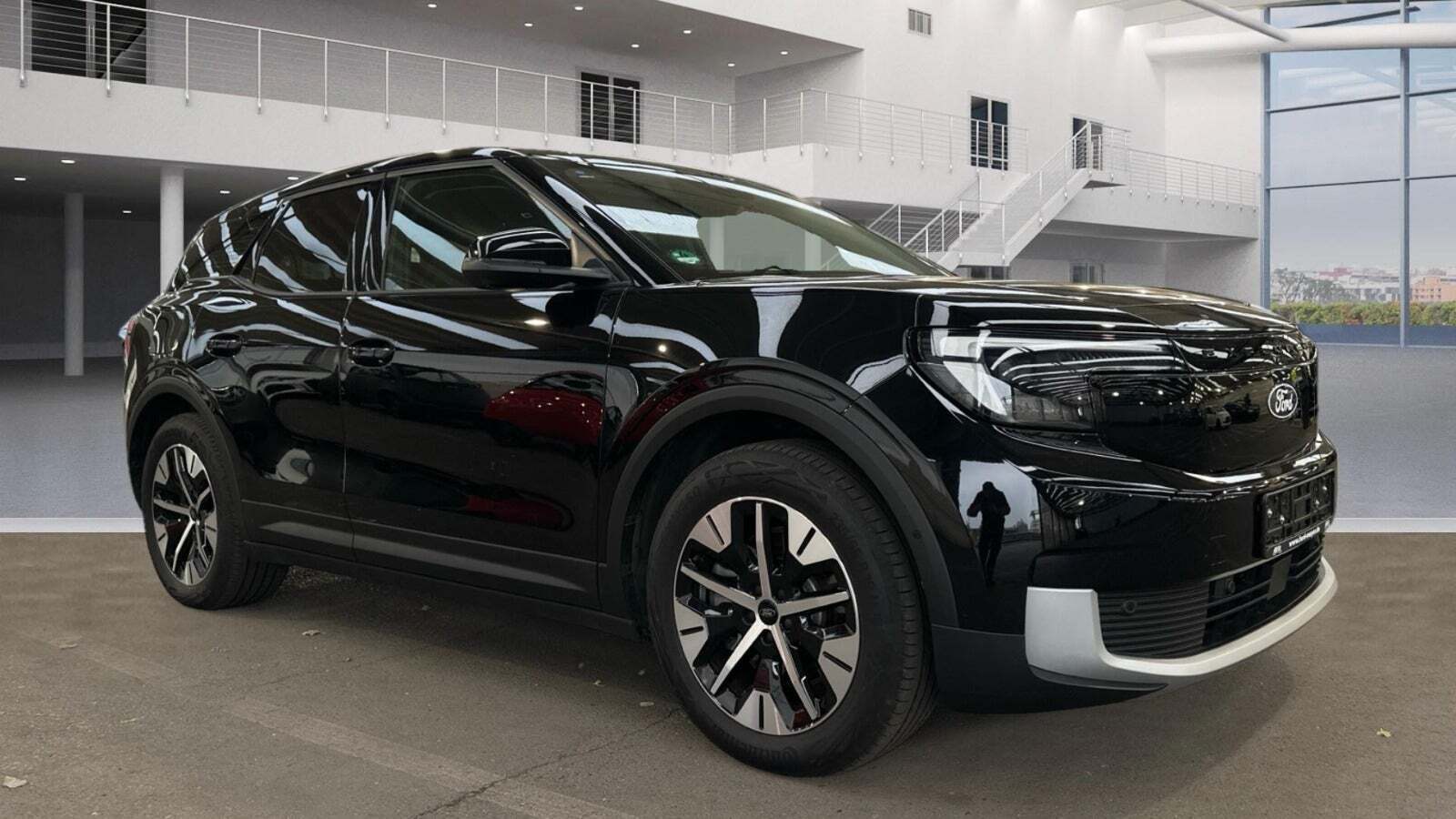 Ford Explorer 77 Select Extended Range