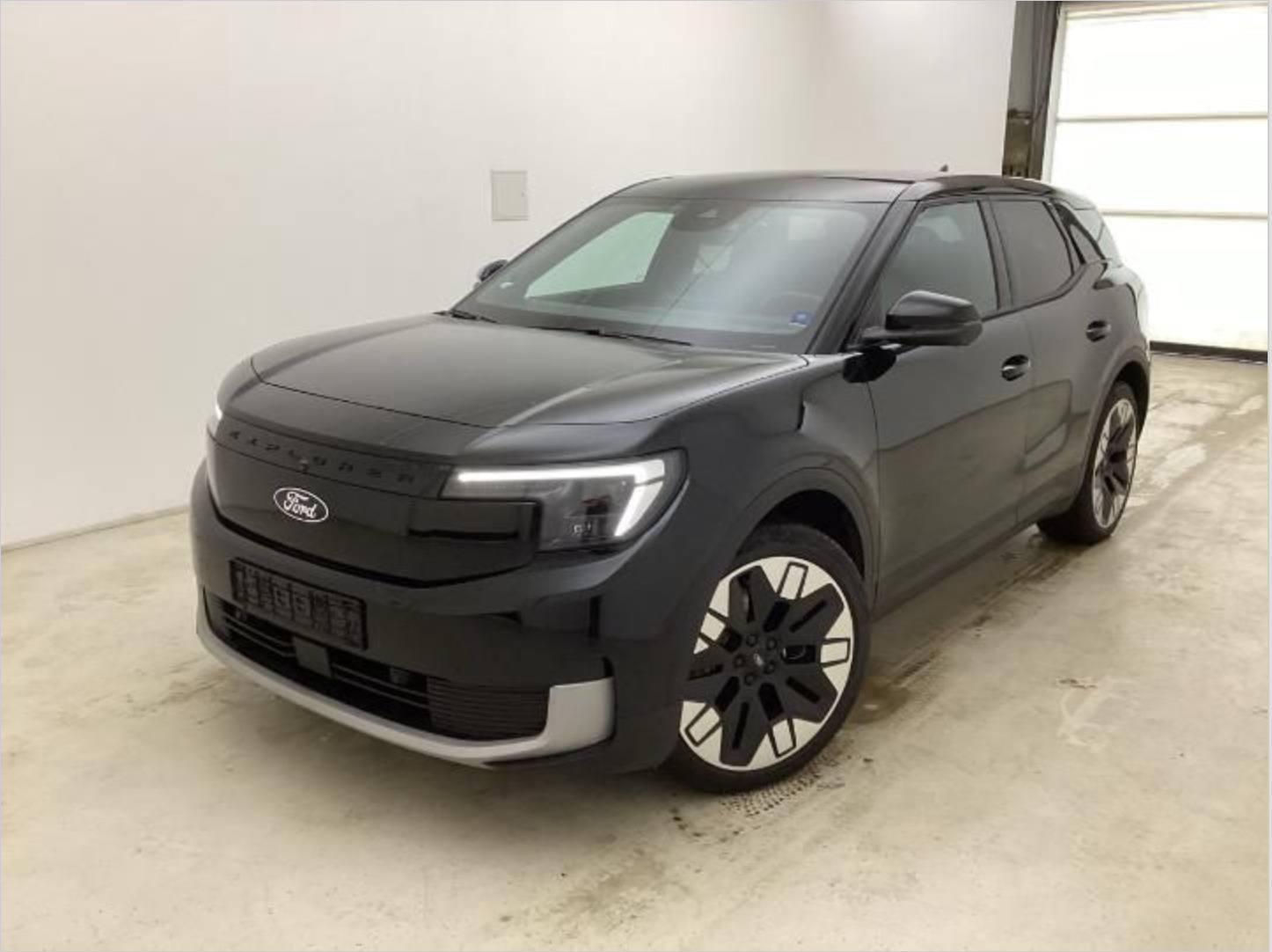 Ford Explorer 77 Premium Extended Range