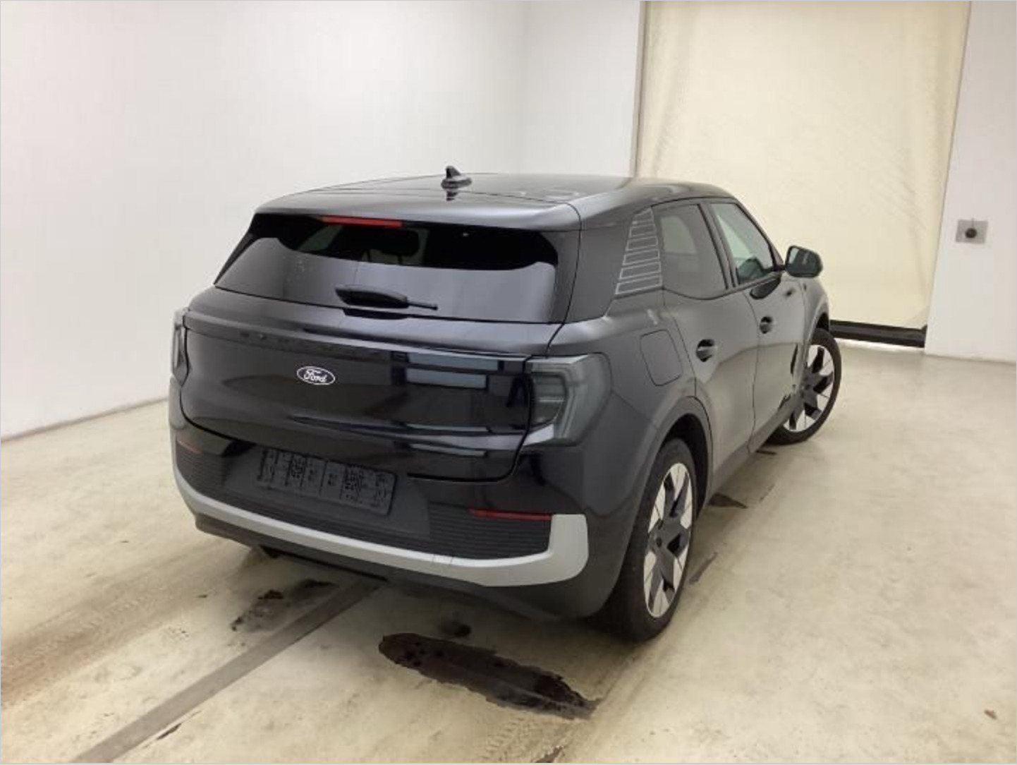 Ford Explorer 77 Premium Extended Range