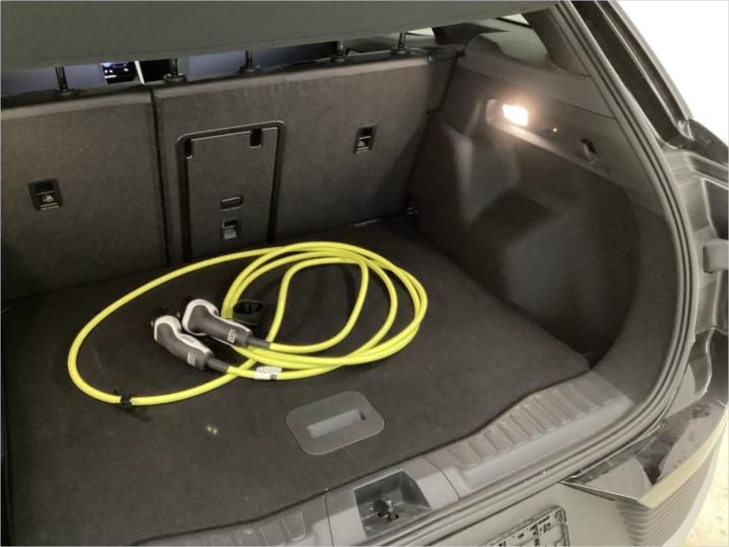 Ford Explorer 77 Premium Extended Range