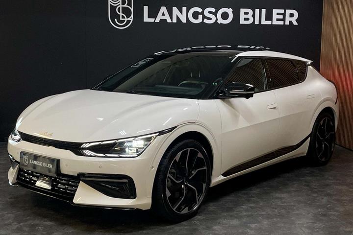 Hvid Kia EV6 fra 2021 set udefra