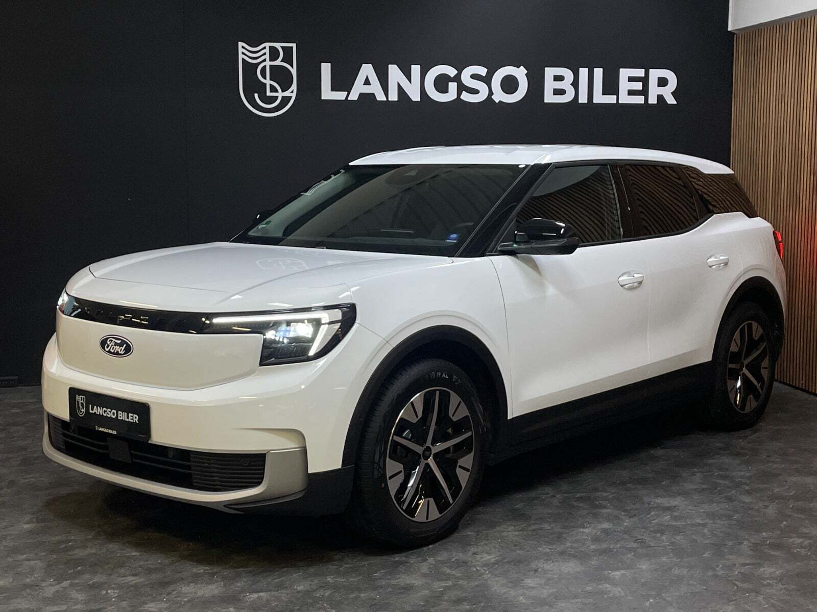 Ford Explorer 79 Select Extended Range