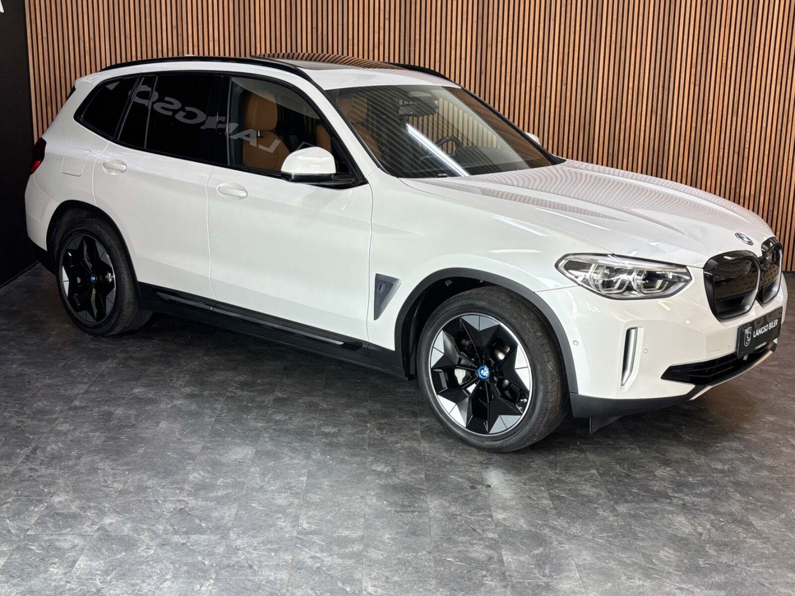 BMW iX3 Charged Plus