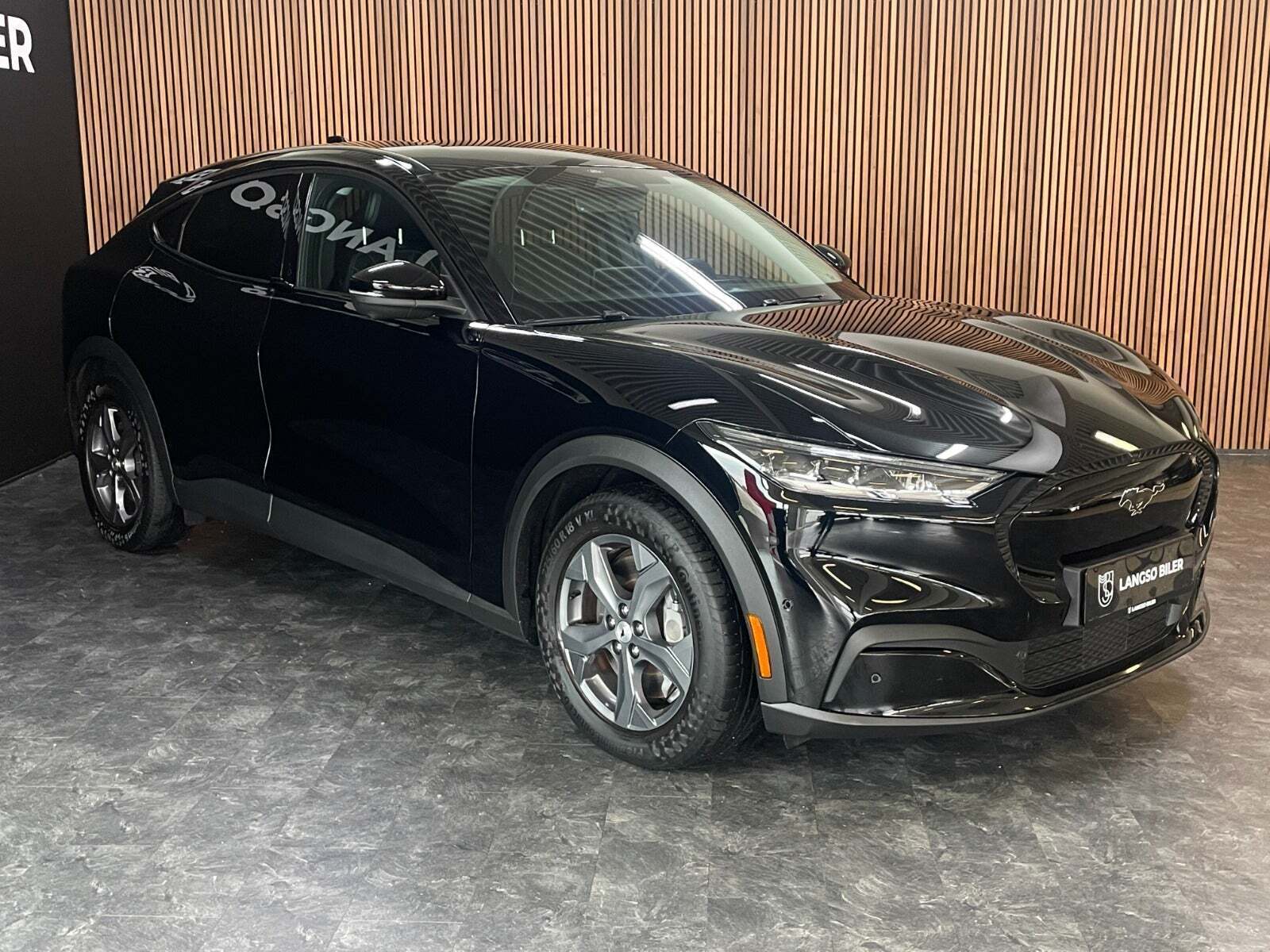 Ford Mustang Mach-E 70 Standard Range