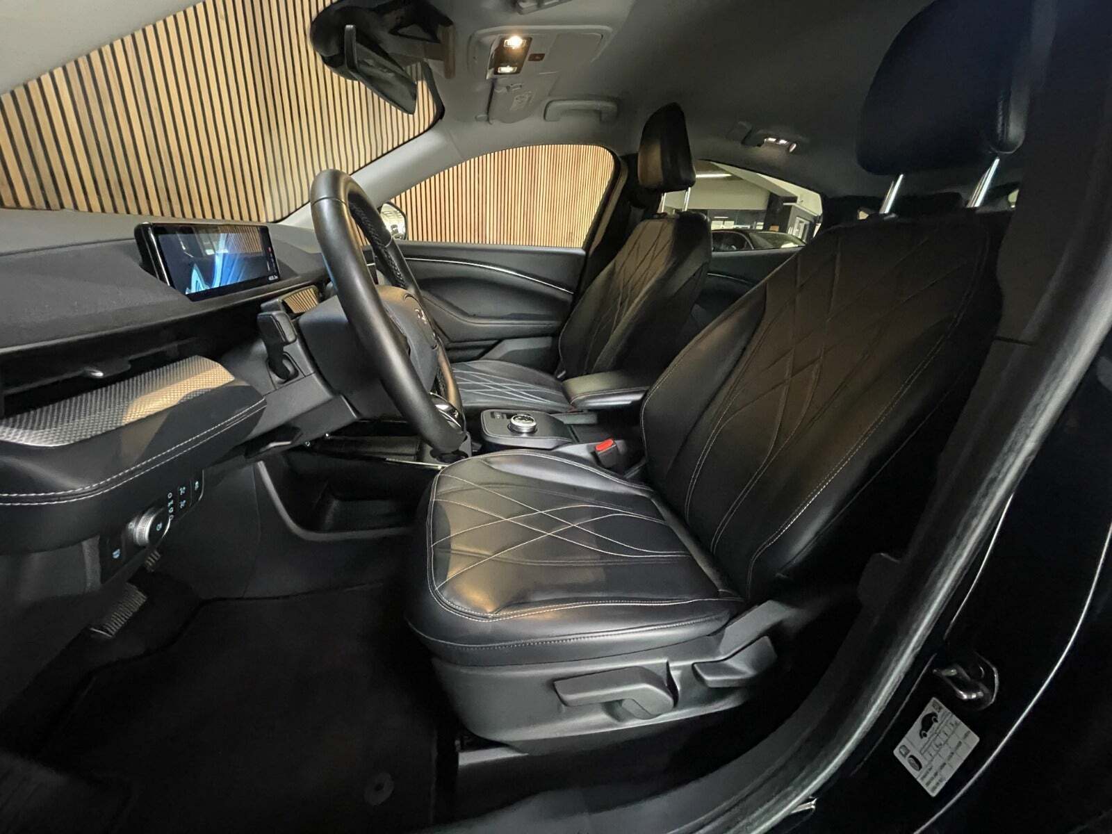 Ford Mustang Mach-E 70 Standard Range