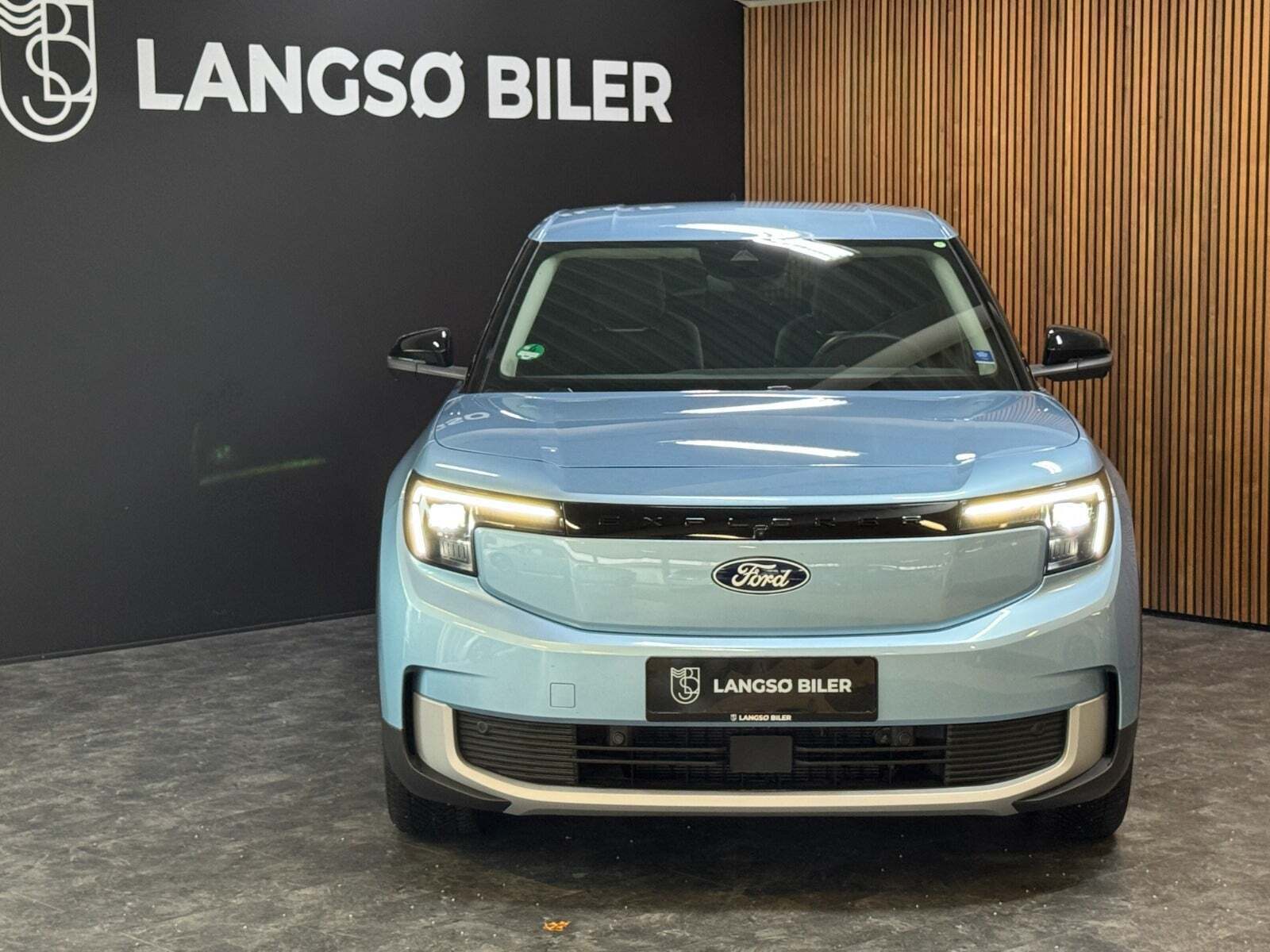 Ford Explorer 79 Select Extended Range AWD