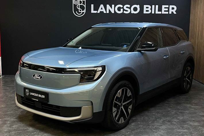 Blå Ford Explorer fra 2025 set udefra