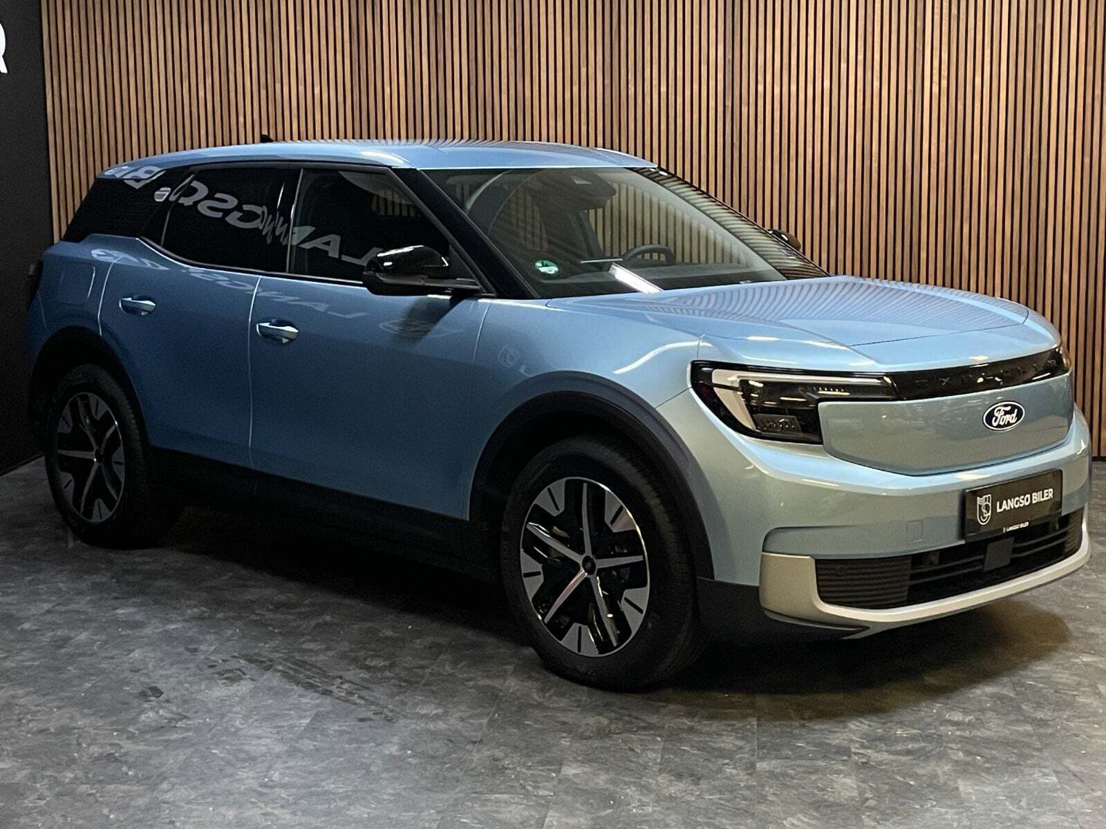 Ford Explorer 79 Select Extended Range AWD