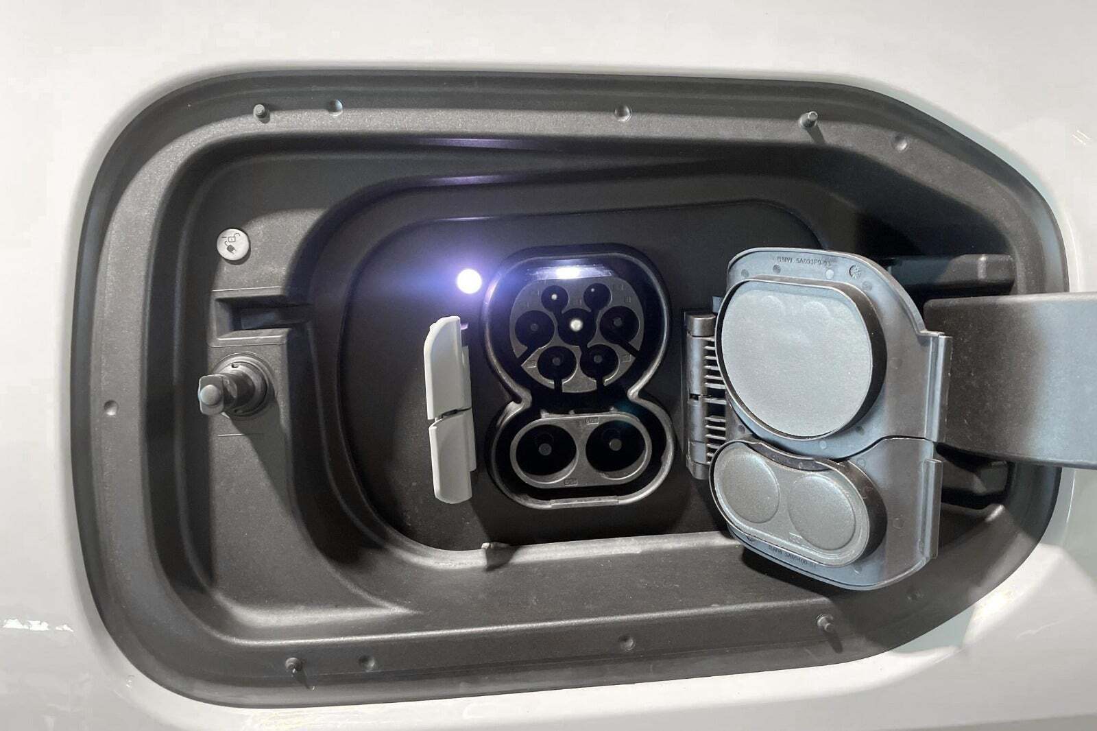 Grå BMW iX fra 2026