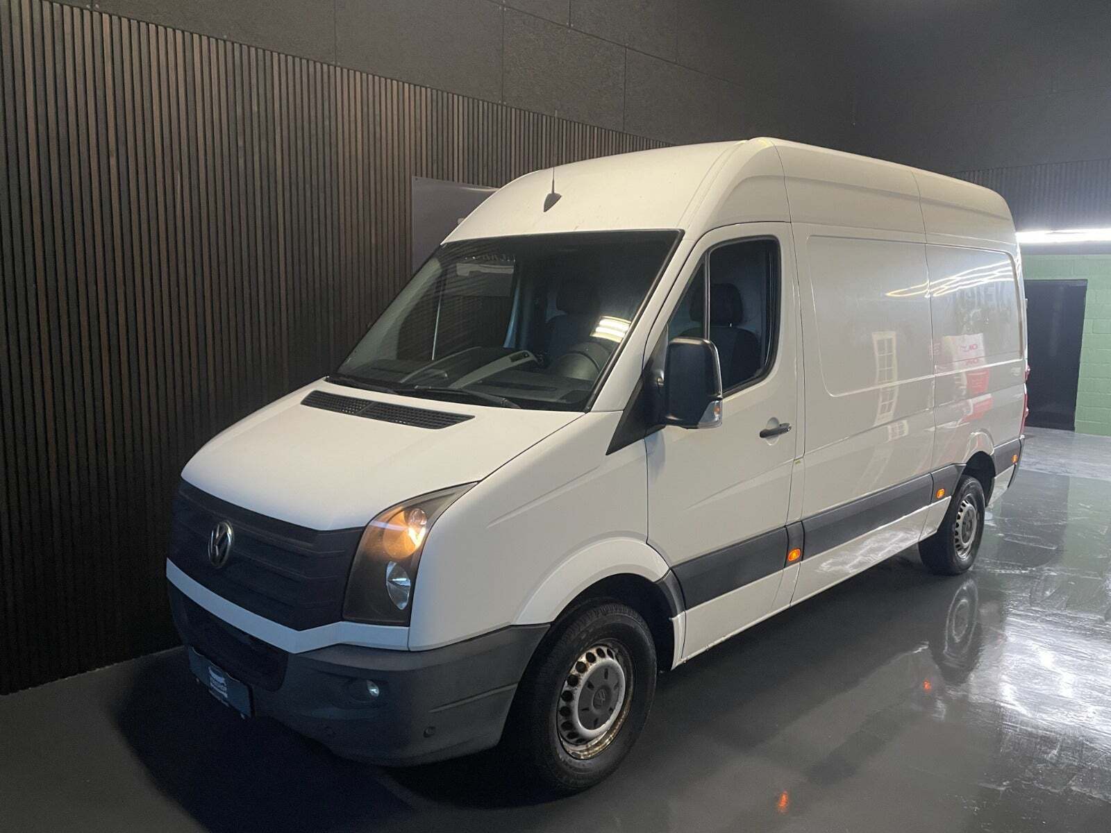 VW Crafter 2,0 TDi 163 Kassevogn L