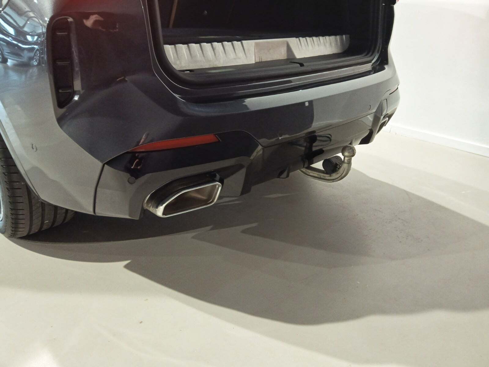 Grå BMW X3 fra 2023