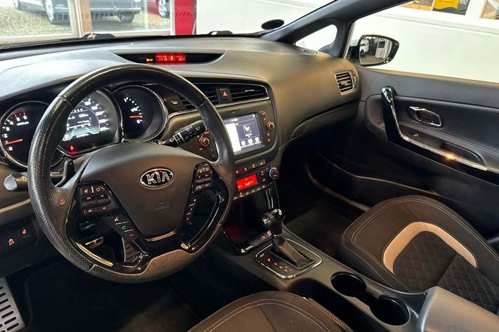 Hvid Kia Ceed fra 2018