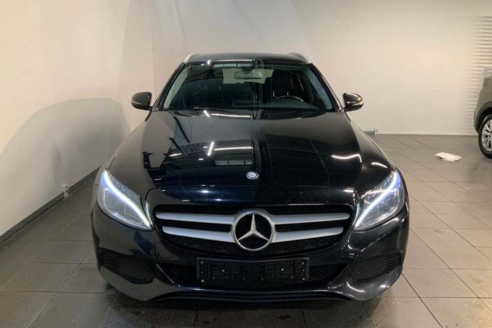 Sort Mercedes C220 d fra 2016