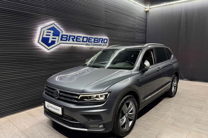 Grå VW Tiguan Allspace fra 2019 set udefra
