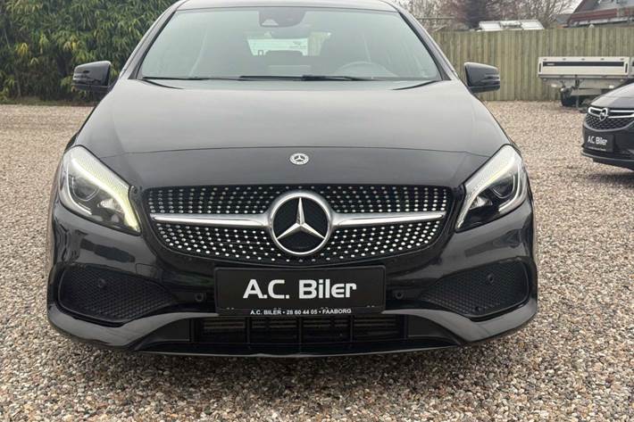Sort Mercedes A200 fra 2017