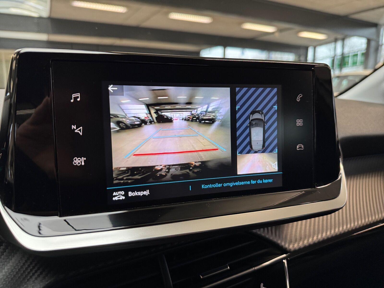 Hvid Peugeot e-208 fra 2022