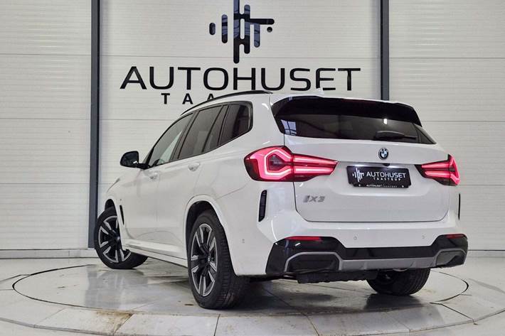 Hvid BMW iX3 fra 2023