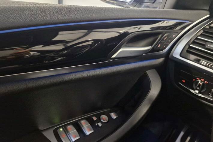 Hvid BMW iX3 fra 2023