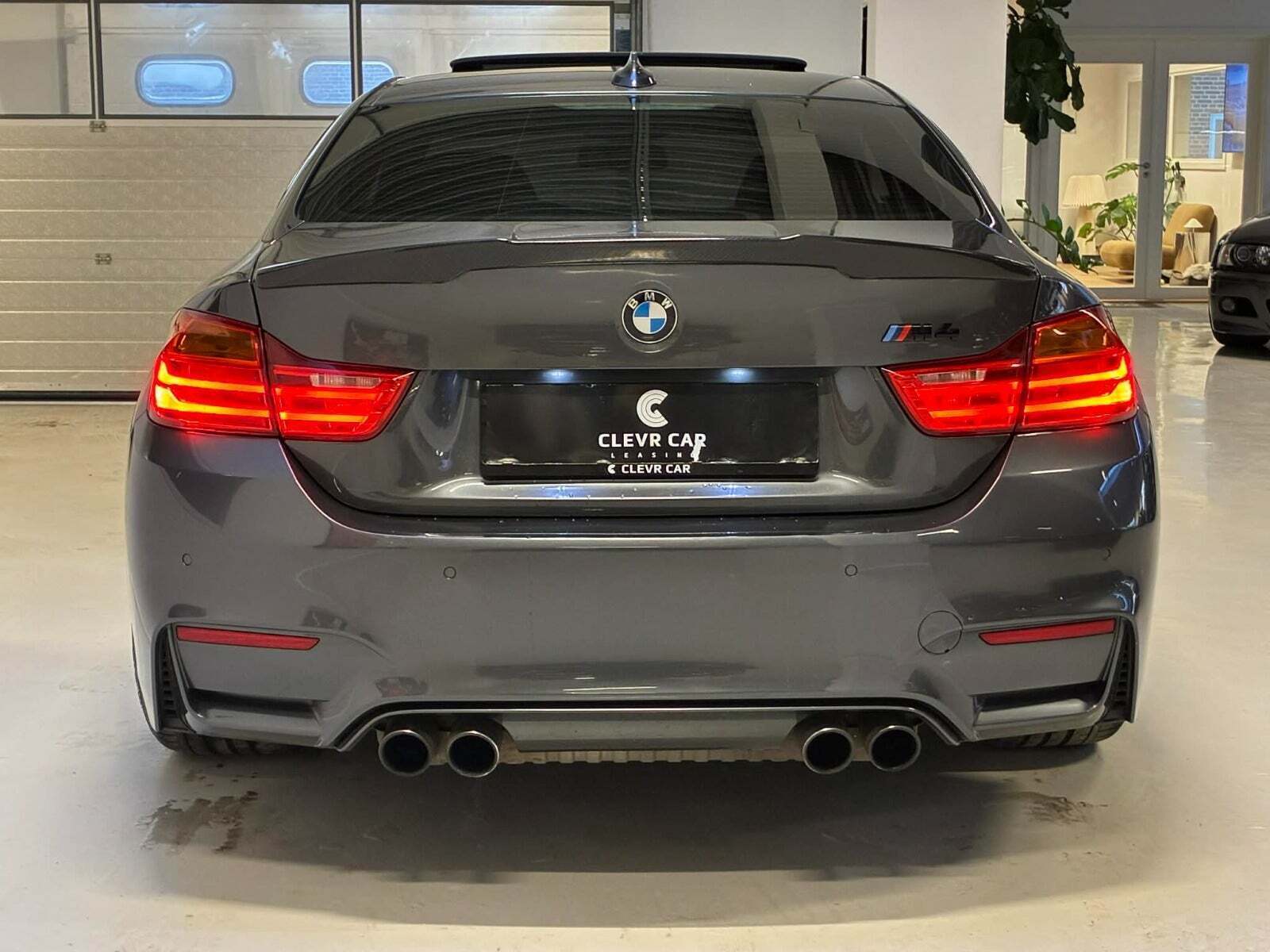 Grå BMW M4 fra 2014