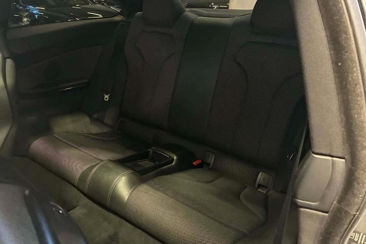 Grå BMW M4 fra 2014