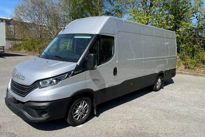 Sølv Iveco Daily fra 2024
