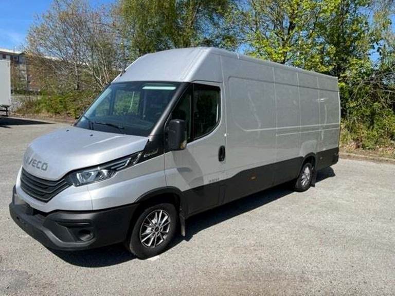 Iveco Daily 2,3 35S16 16m³ Van AG8