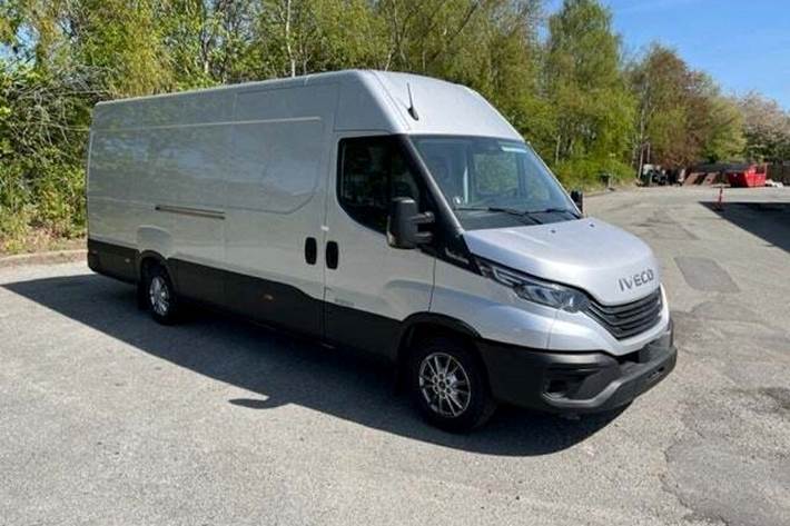 Sølv Iveco Daily fra 2024