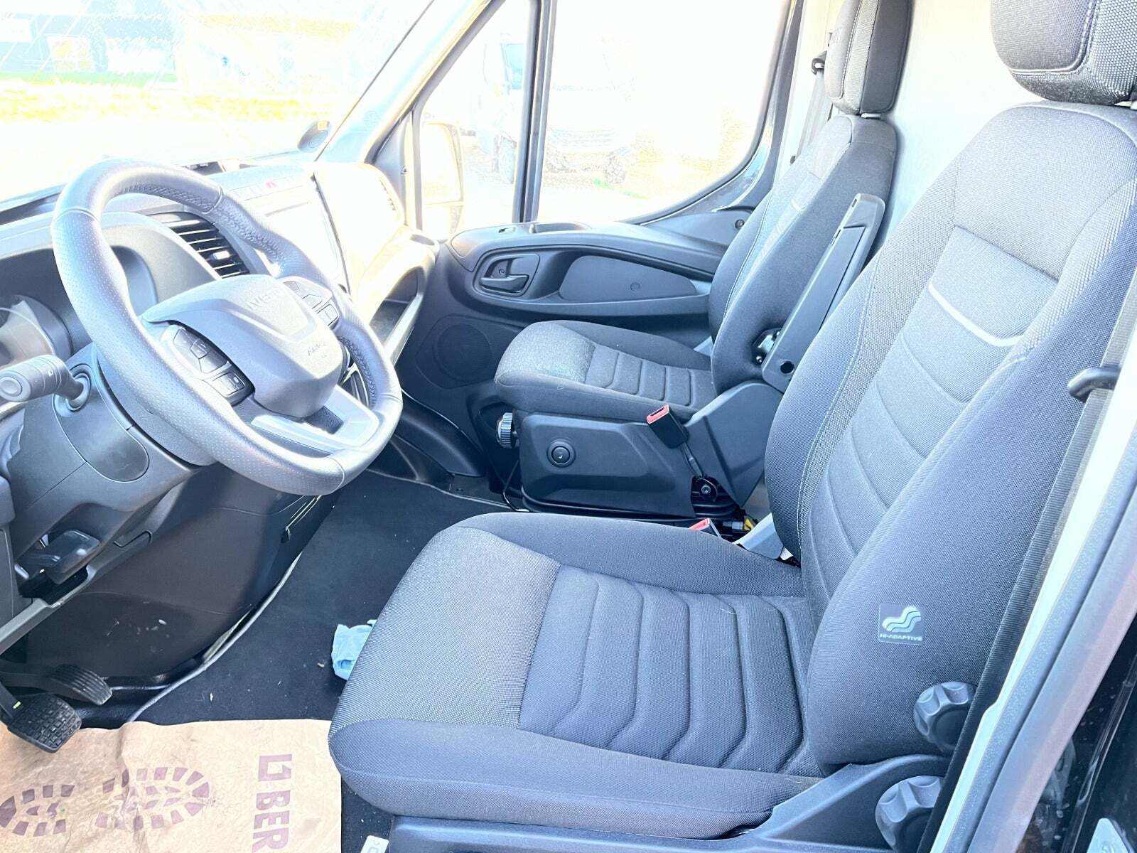 Sort Iveco Daily fra 2025