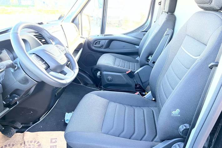 Sort Iveco Daily fra 2025