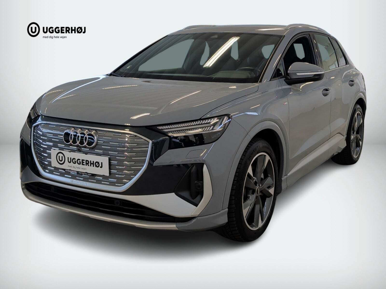 Grå Audi Q4 e-tron fra 2024
