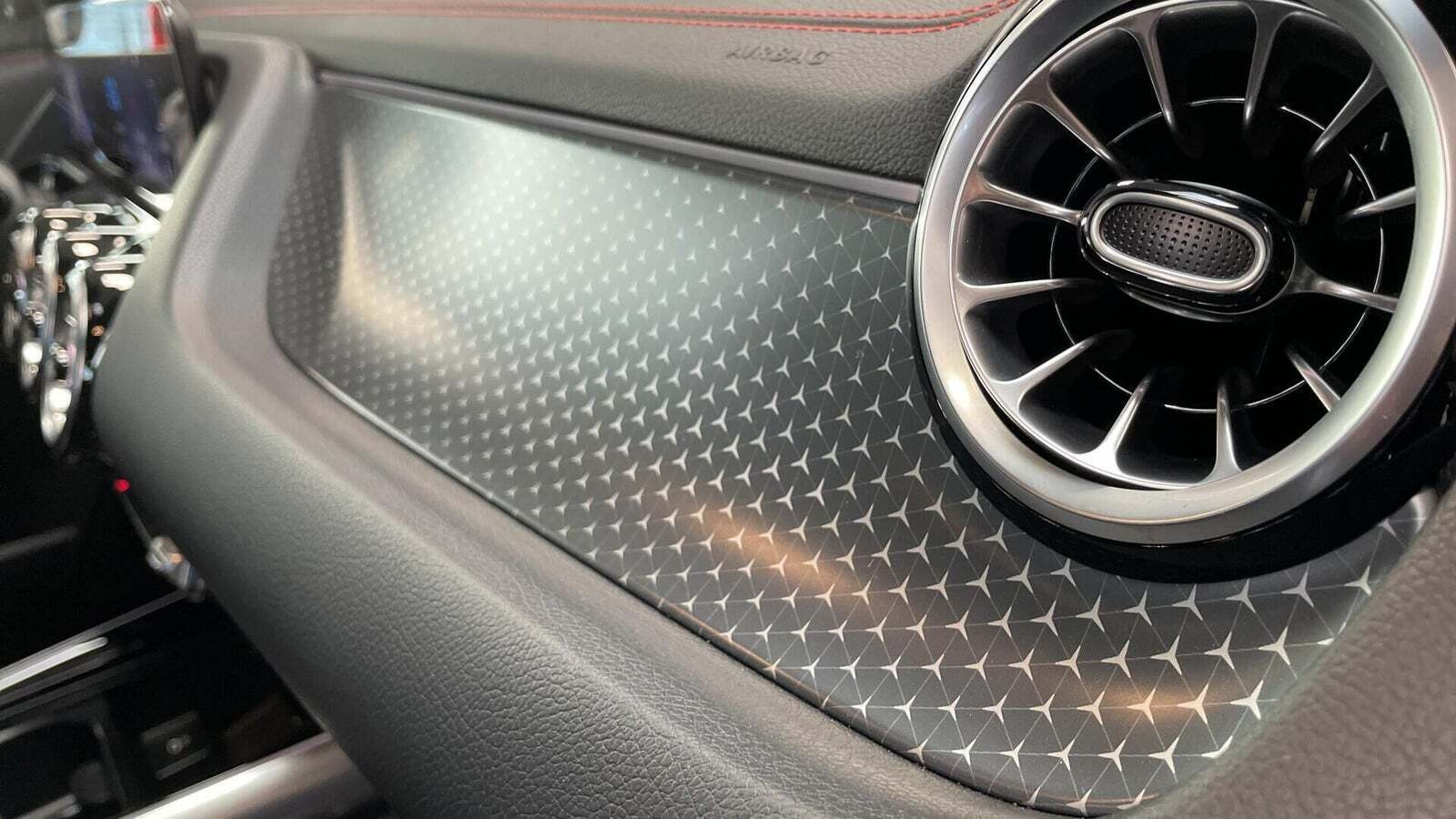 Sort Mercedes EQA250+ fra 2024